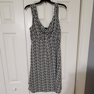 Comfy black and white dress